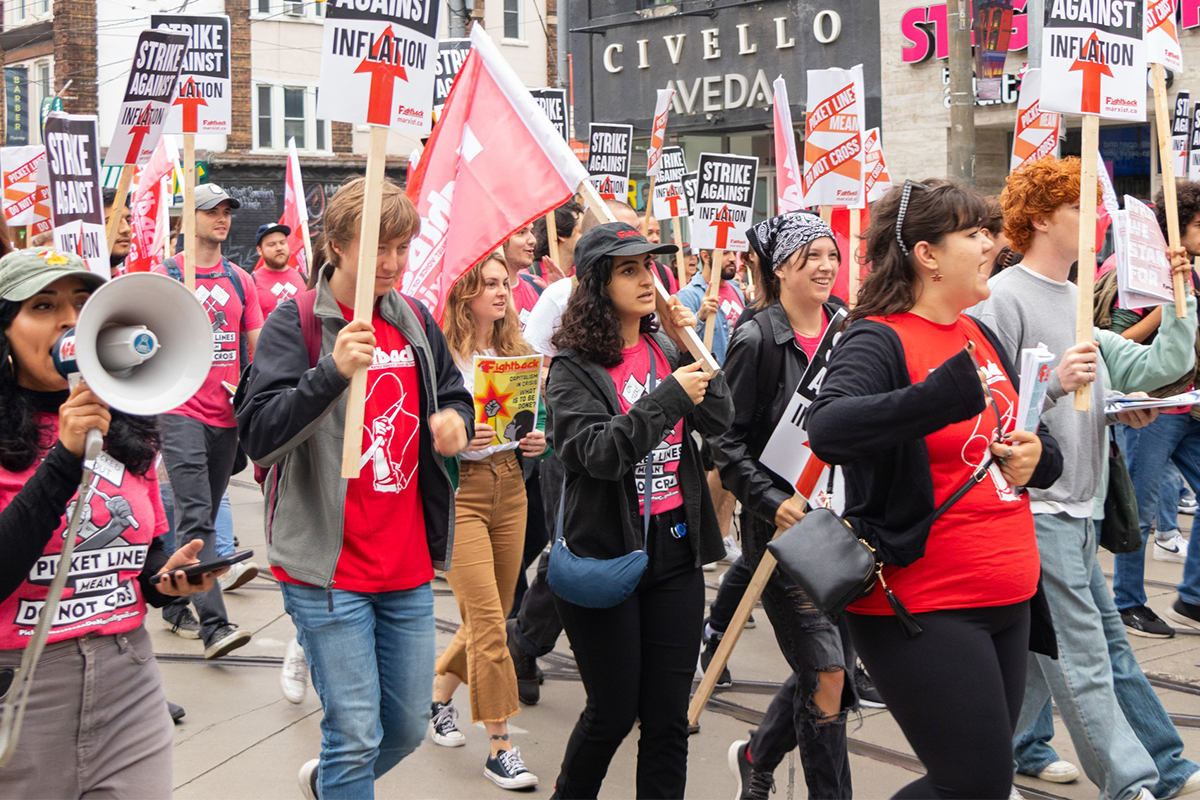 Un million de jeunes Canadiens veulent le communisme Révolution